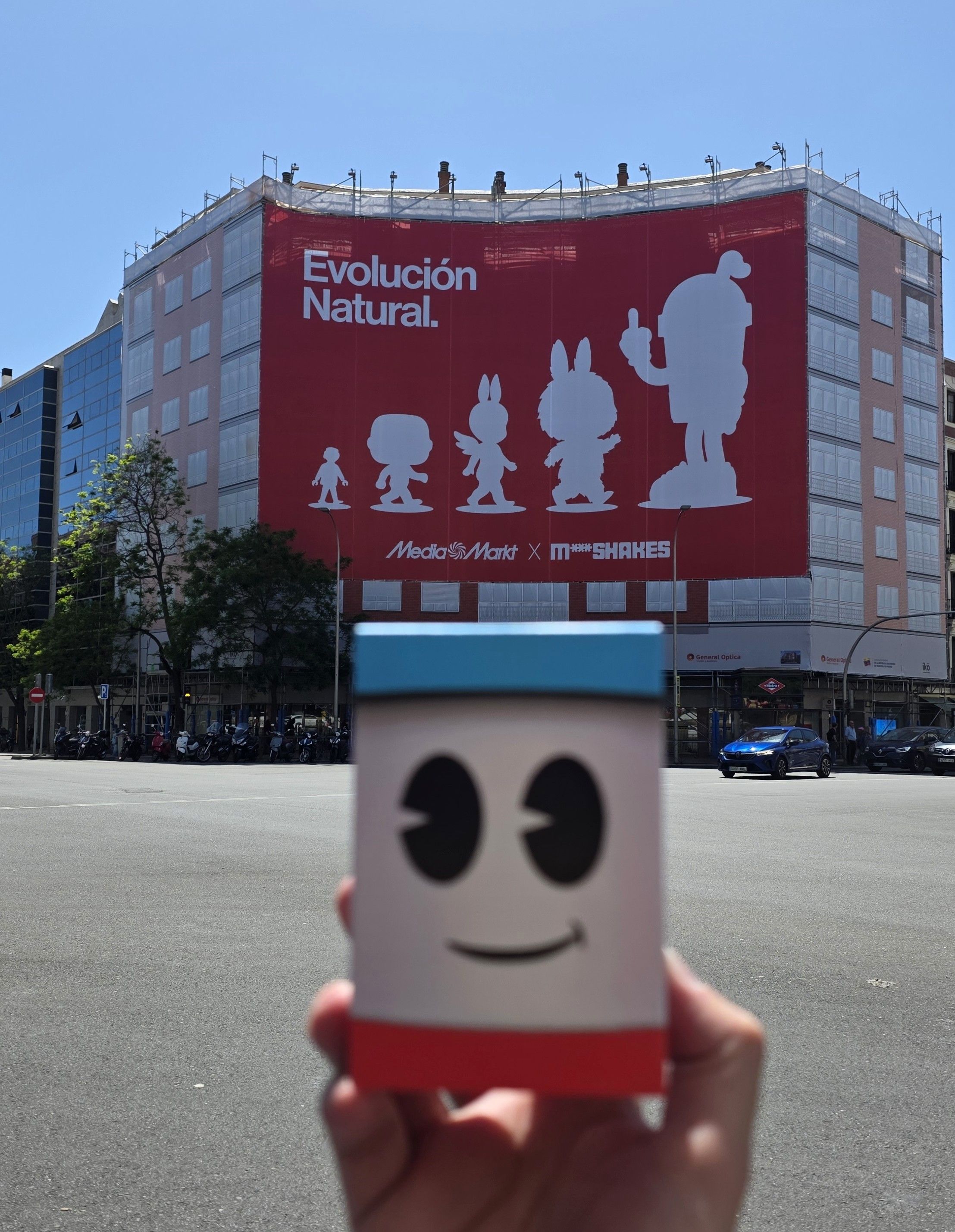 Lona_Media Markt X Milfshakes 1.jpg