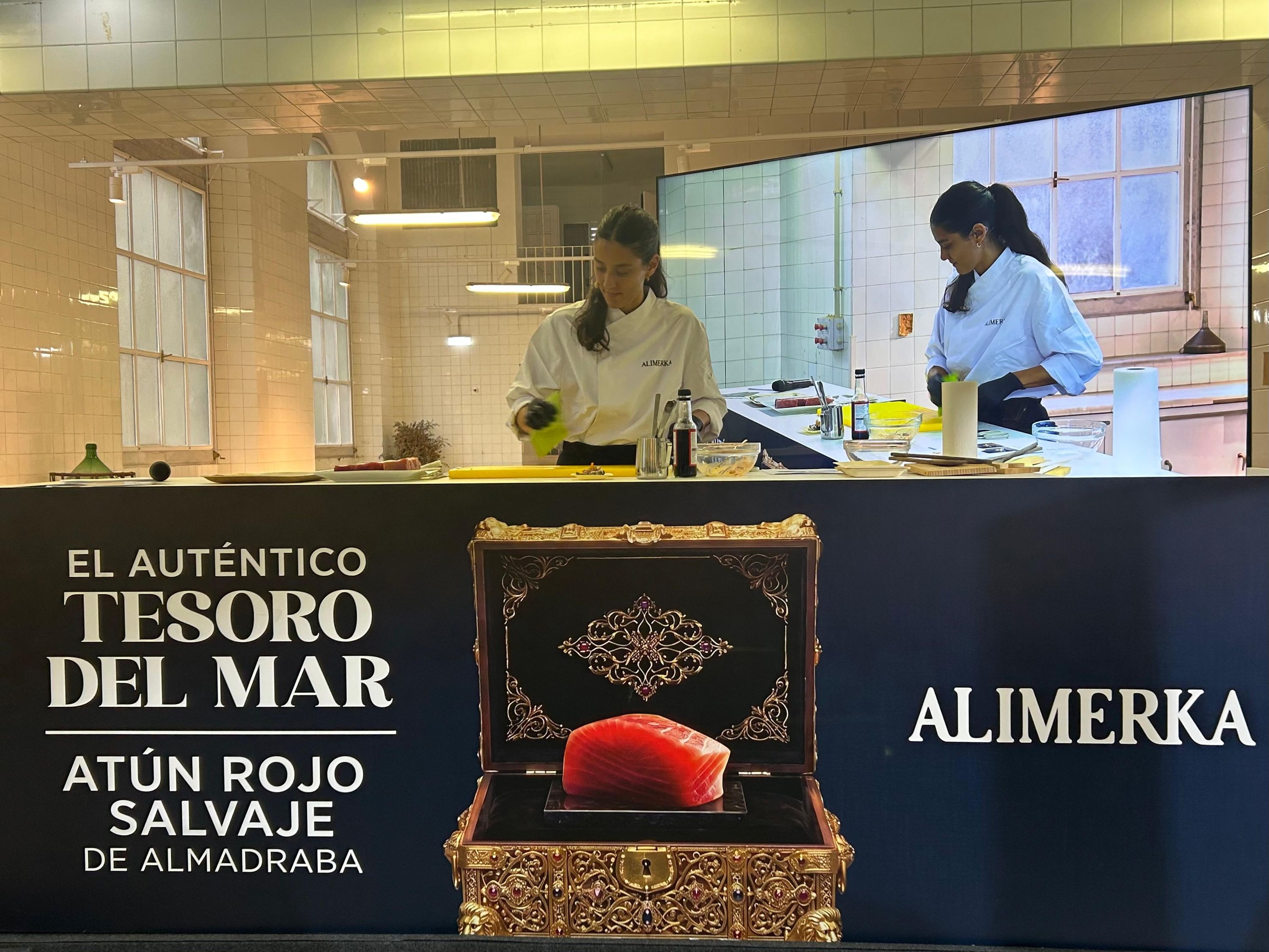 Gijón-La chef gaditana María Lo elaboró cuatro recetas de Atún Rojo Salvaje de Almadraba.jpg