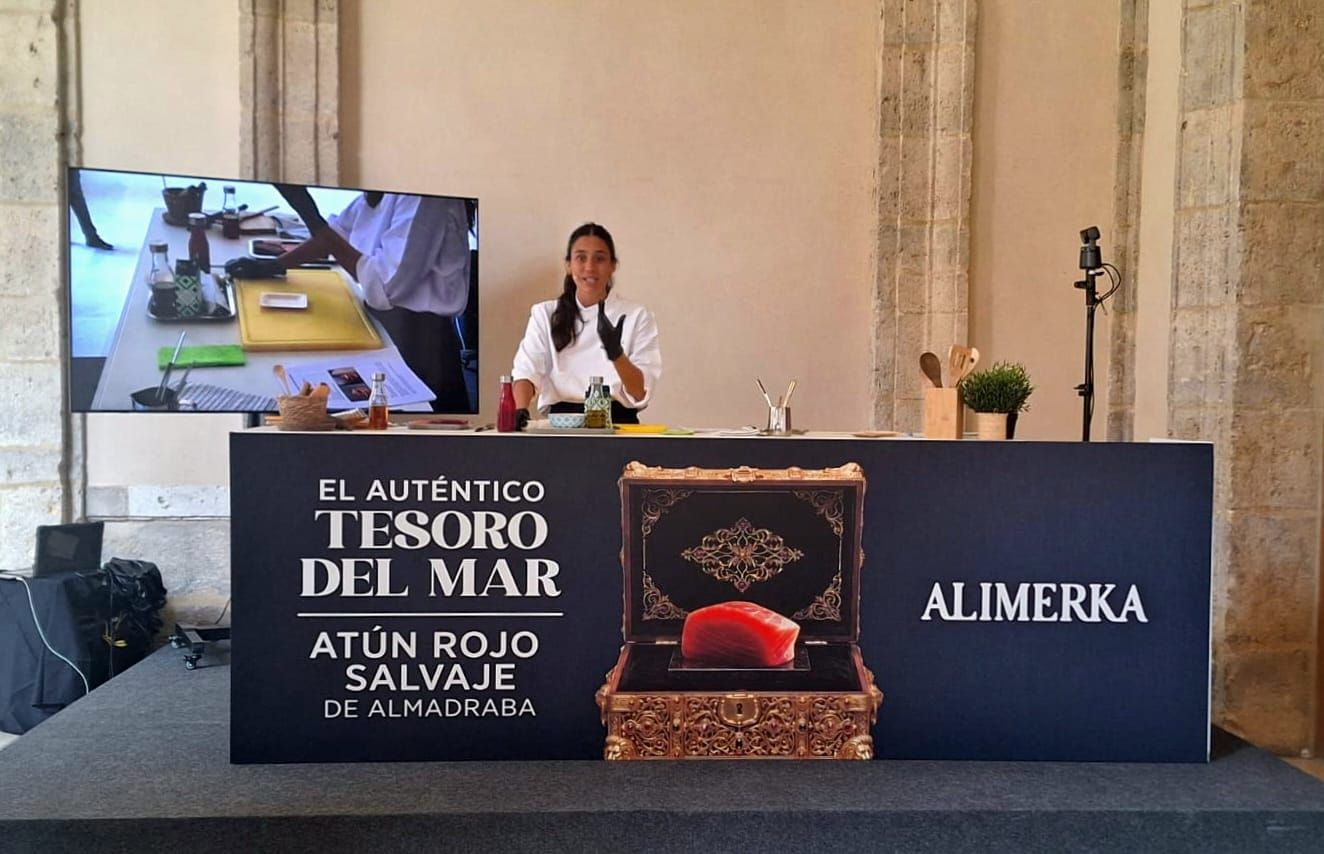 Valladolid- La chef gaditana María Lo desveló los secretos culinarios del Atún Rojo Salvaje de Almadraba.jpg