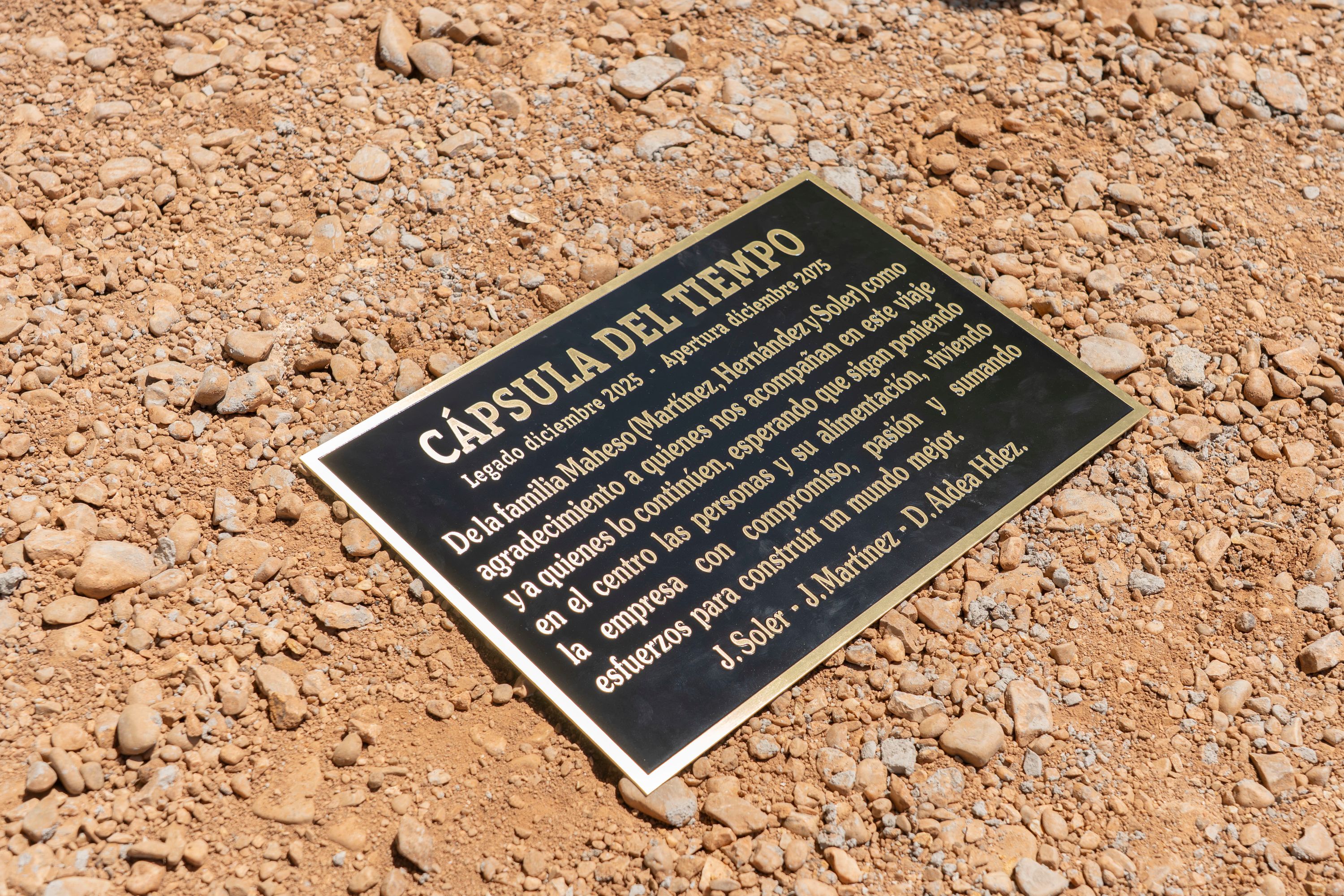 Cápsula del tiempo Maheso.jpg