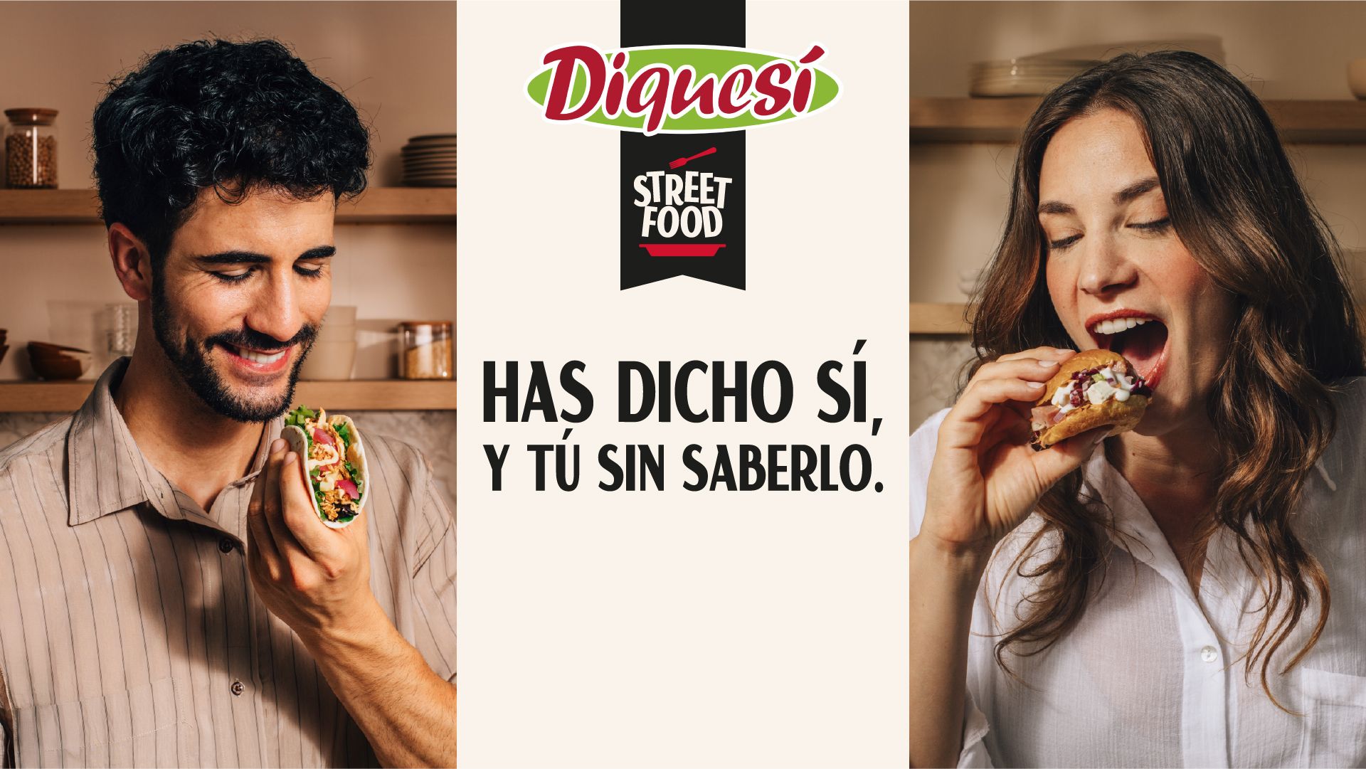 Hombre y mujer disfrutando bocados de comida callejera; al centro los logotipos Diquesí y Street Food y un lema promocional.