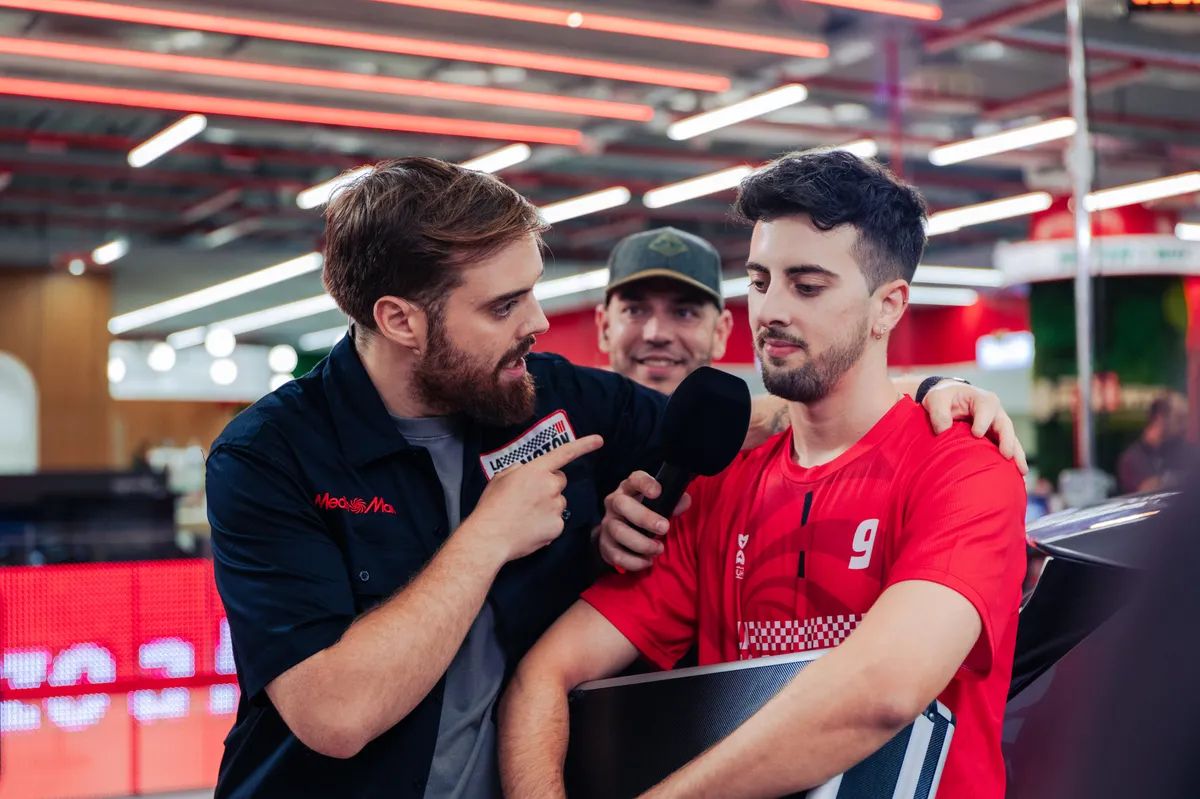 La Manotón de MediaMarkt_4.jpg
